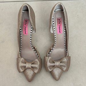 Betsey Johnson Sparkling Gold Bow Heels